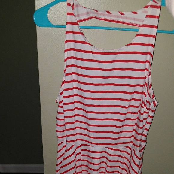 Red and white stripe dress - Picture 4 of 5